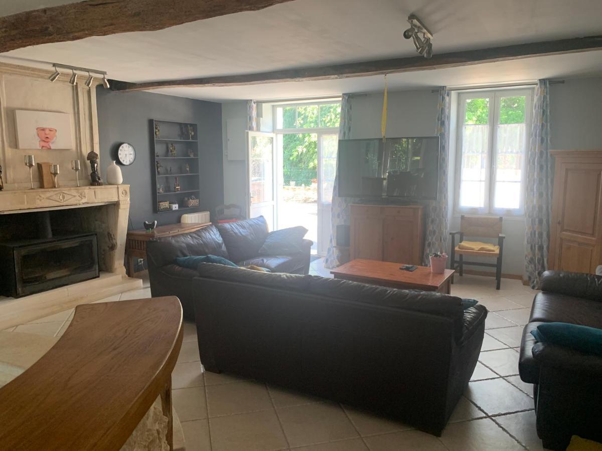Les 5 Timbres Villa Montpellier-de-Medillan Exterior photo