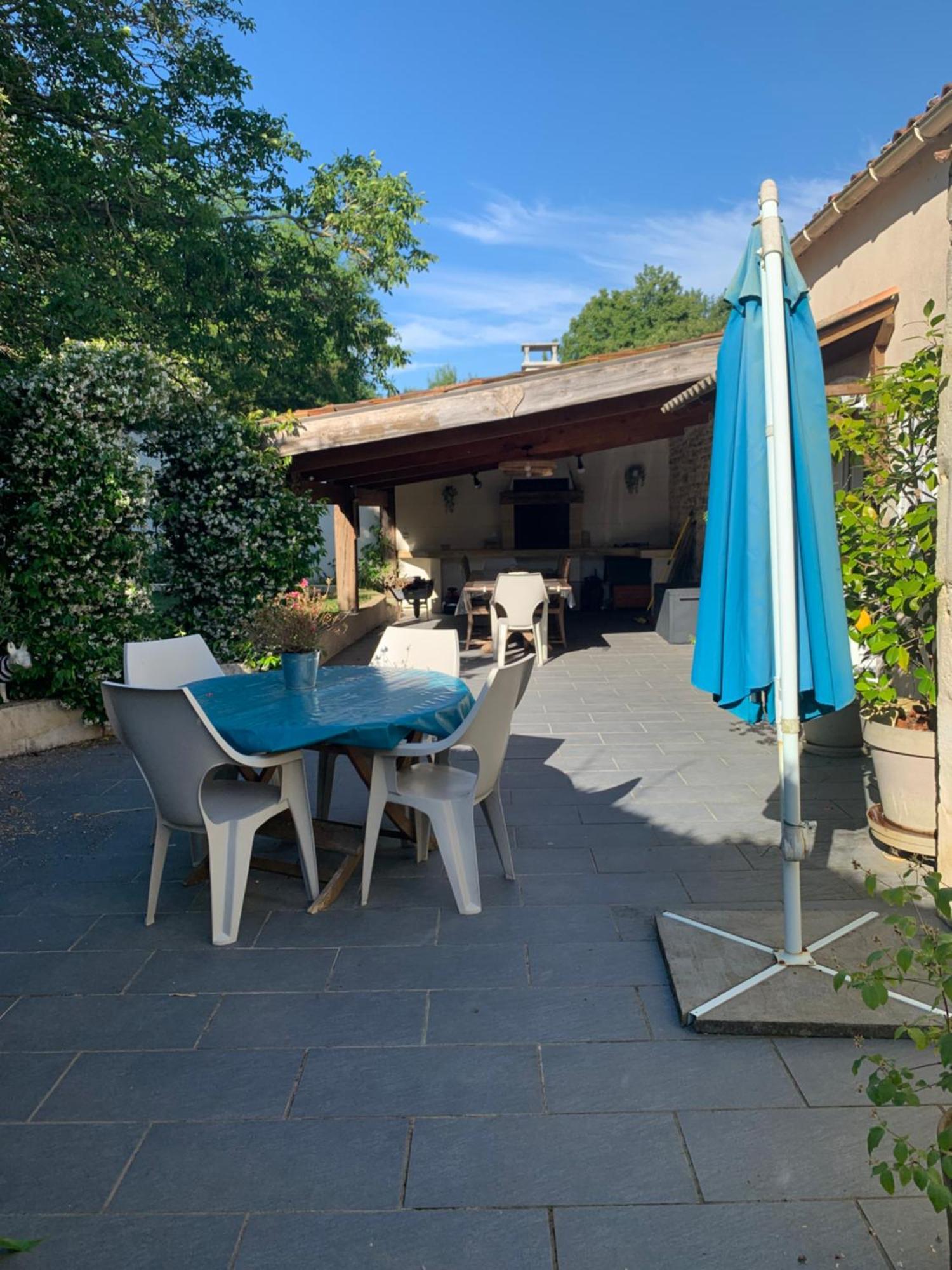 Les 5 Timbres Villa Montpellier-de-Medillan Exterior photo